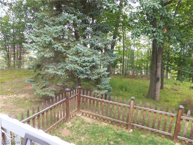 3041 Belmont Drive, Brooklyn Heights, OH 44131