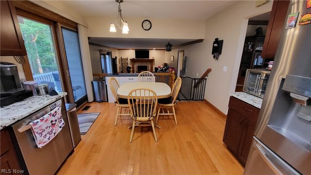 3041 Belmont Drive, Brooklyn Heights, OH 44131