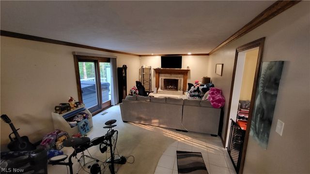 3041 Belmont Drive, Brooklyn Heights, OH 44131