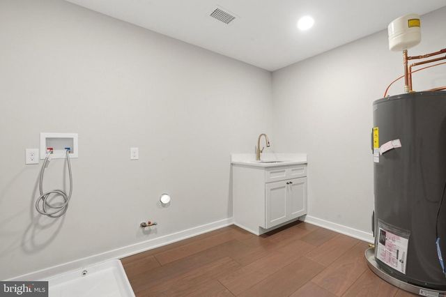 214 WYANDOTTE RD, Fairless Hills, PA 19030