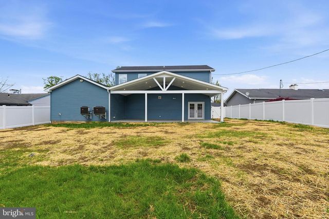 214 WYANDOTTE RD, Fairless Hills, PA 19030