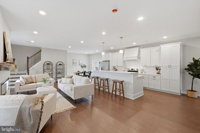 214 WYANDOTTE RD, Fairless Hills, PA 19030