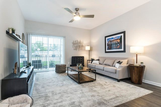 411 Stallion Circle W, Toms River, NJ 08755