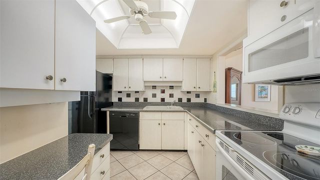 1100 TARPON CENTER DRIVE 4B, Venice, FL 34285