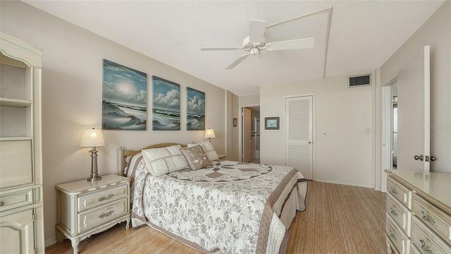 1100 TARPON CENTER DRIVE 4B, Venice, FL 34285