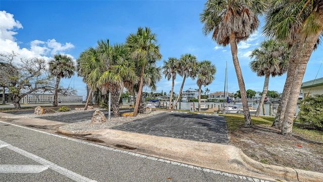 1100 TARPON CENTER DRIVE 4B, Venice, FL 34285