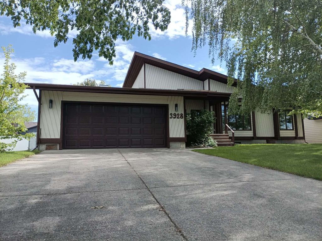 Image 1 of property listing at 3928 15th Avenue S, Great Falls, MT 59405