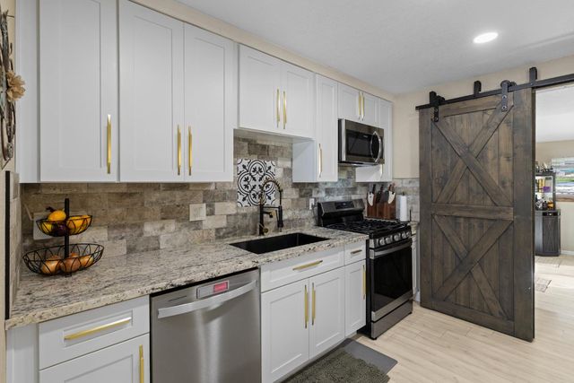 4243 Glenridge Dr, Carmichael, CA 95608