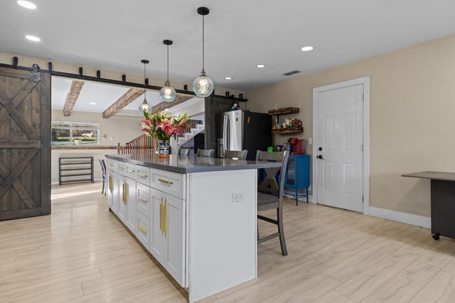 4243 Glenridge Dr, Carmichael, CA 95608