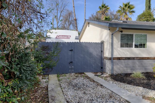 4243 Glenridge Dr, Carmichael, CA 95608