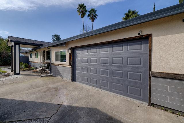 4243 Glenridge Dr, Carmichael, CA 95608