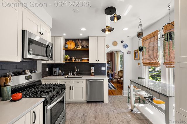 495 Lincoln Avenue, Clawson, MI 48017