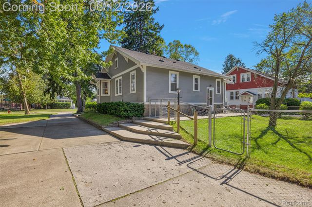 495 Lincoln Avenue, Clawson, MI 48017