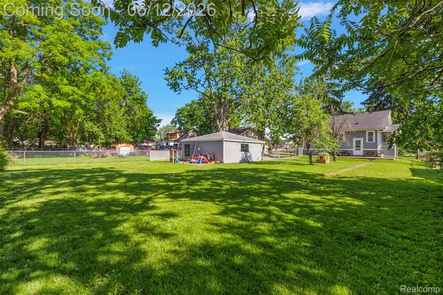 495 Lincoln Avenue, Clawson, MI 48017