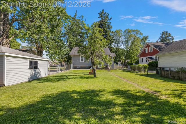 495 Lincoln Avenue, Clawson, MI 48017