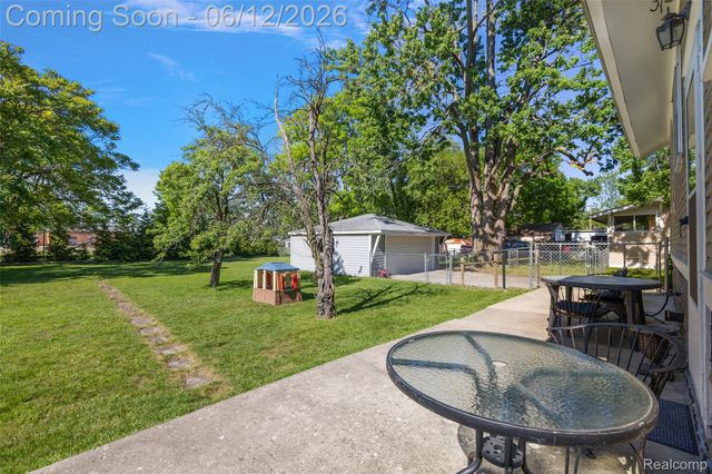 495 Lincoln Avenue, Clawson, MI 48017