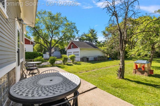495 Lincoln Avenue, Clawson, MI 48017