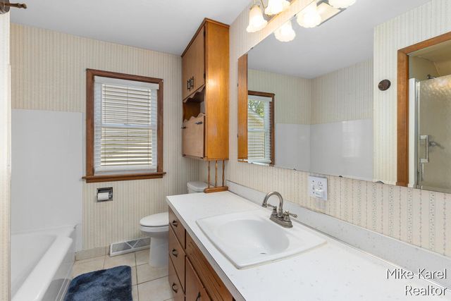 3047 143rd Avenue, Dorr, MI 49323