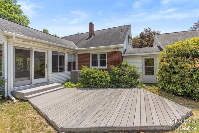 3047 143rd Avenue, Dorr, MI 49323