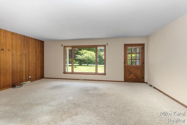 3047 143rd Avenue, Dorr, MI 49323