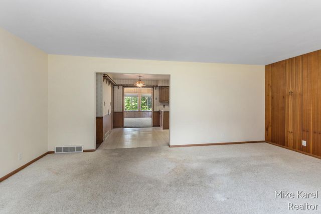 3047 143rd Avenue, Dorr, MI 49323