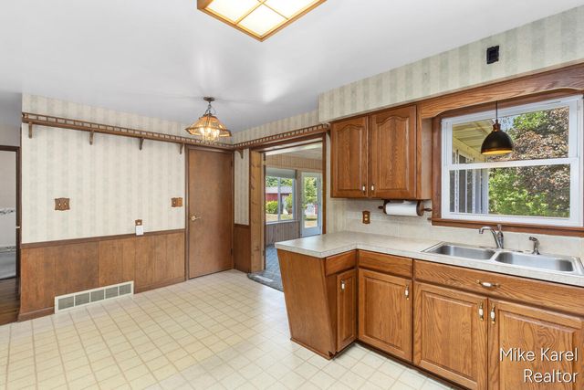 3047 143rd Avenue, Dorr, MI 49323