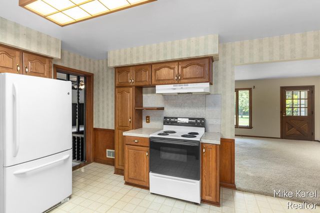 3047 143rd Avenue, Dorr, MI 49323