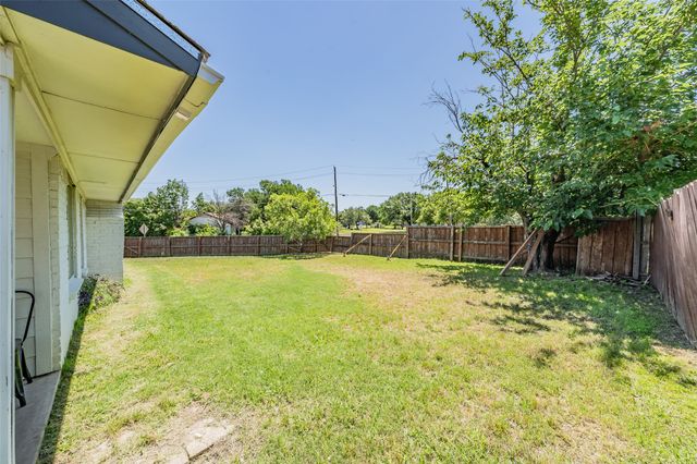 2034 Cedarwood Drive, Carrollton, TX 75007