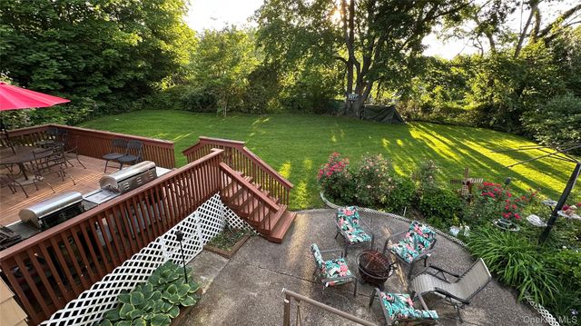 5 Highpoint Drive, Huntington, NY 11743