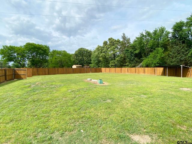 101 County Road 1475, Mt Pleasant, TX 75455