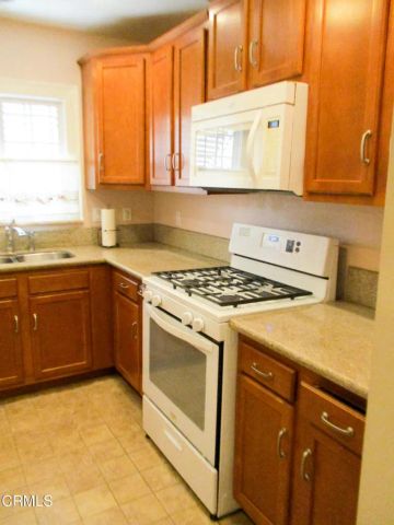 1807 E Glenoaks Boulevard, Glendale, CA 91206