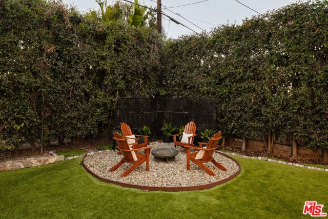 8225 Handley Avenue, Los Angeles, CA 90045