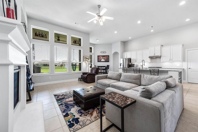 1345 Laurel Loop, Angleton, TX 77515