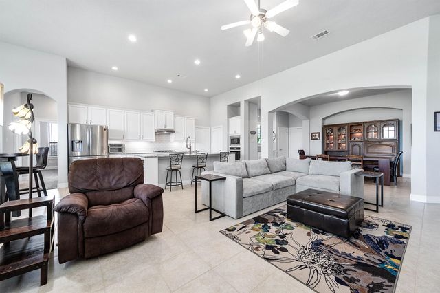 1345 Laurel Loop, Angleton, TX 77515