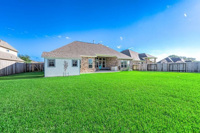 1345 Laurel Loop, Angleton, TX 77515