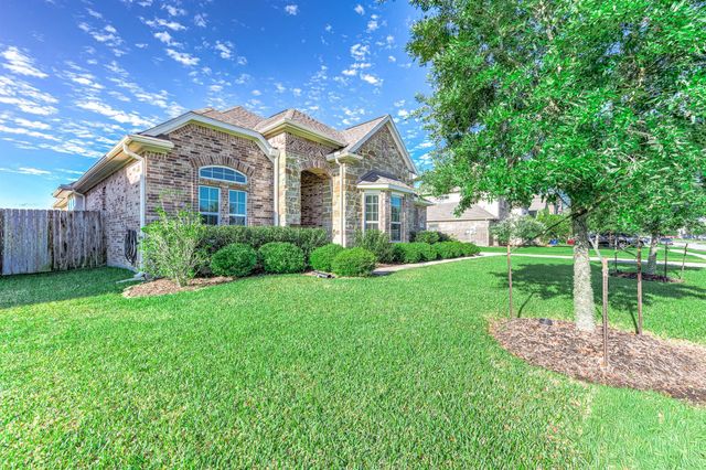 1345 Laurel Loop, Angleton, TX 77515