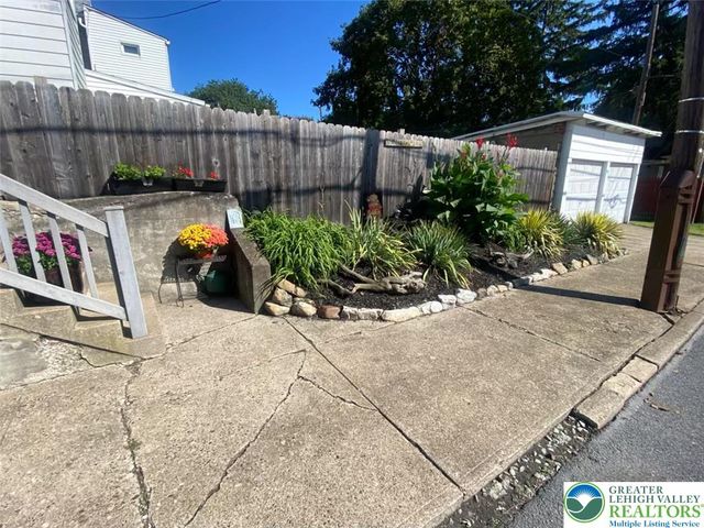 200 11th Street, Easton, PA 18042