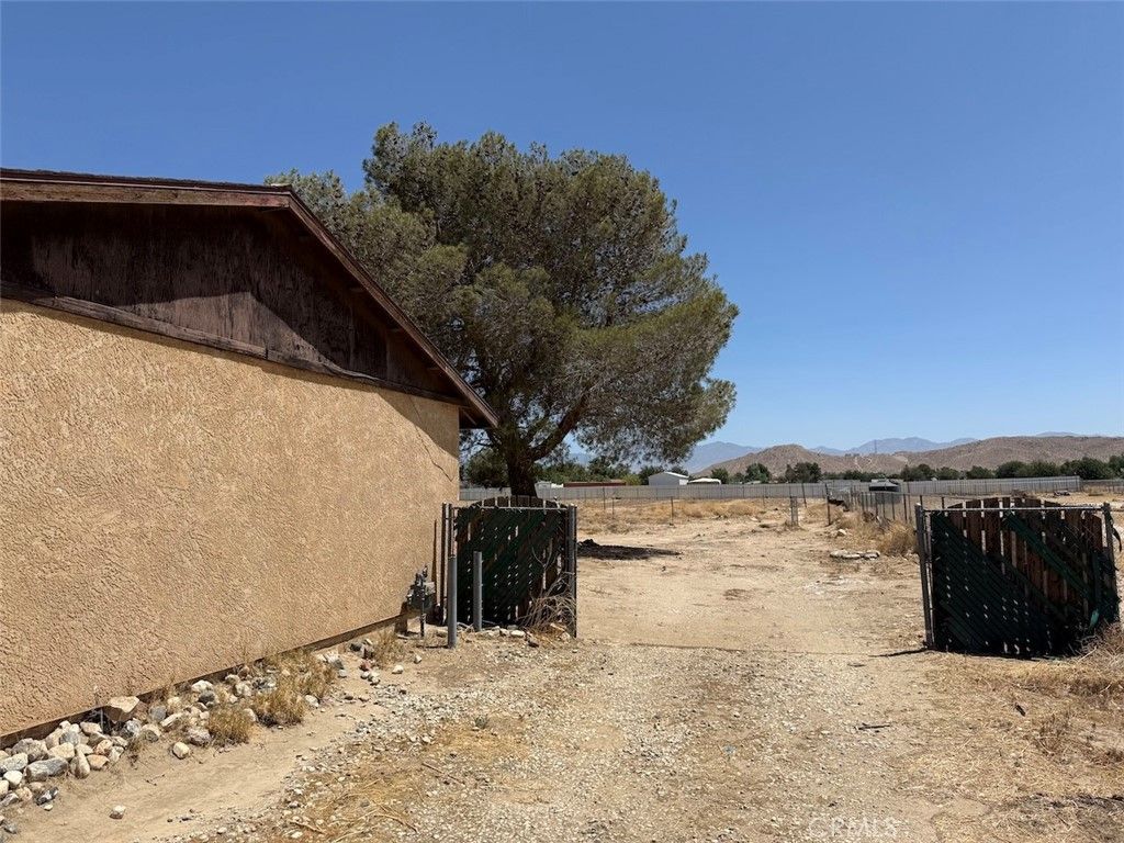 16254 Mossdale Avenue, Lancaster, CA 93535
