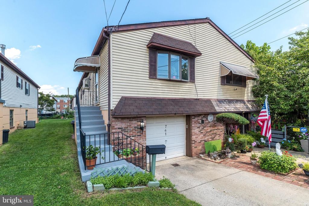 741 BRIGHTON ST, PHILADELPHIA, PA 19111 — exterior
