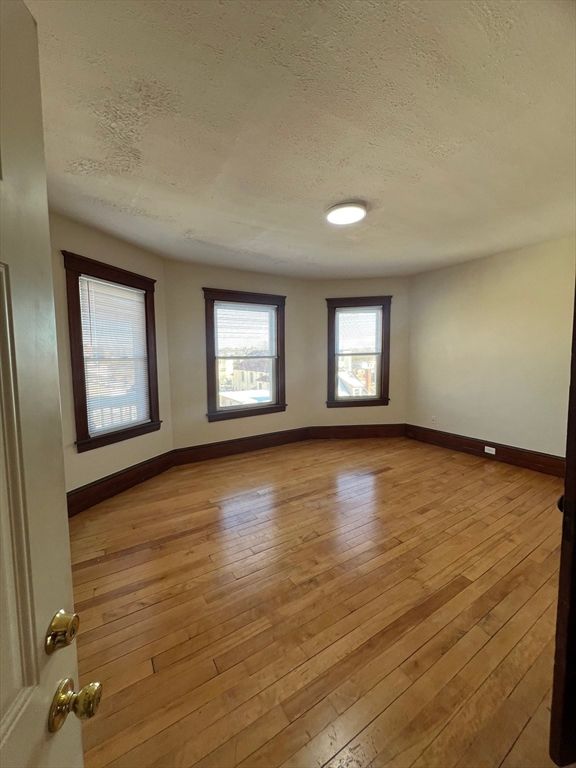 28 Cleveland Ave 6, Brockton, MA 02301