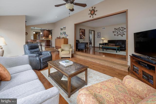 1 STRAFFORD COURT, Medford, NJ 08055