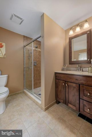 1 STRAFFORD COURT, Medford, NJ 08055
