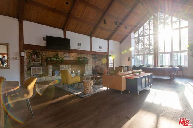 6425 Green Valley Circle 300, Culver City, CA 90230