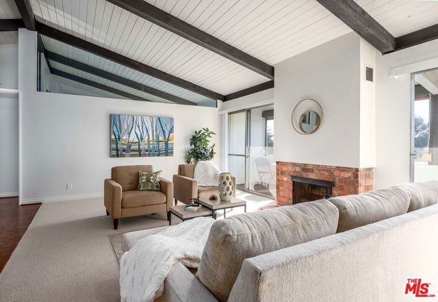 6425 Green Valley Circle 300, Culver City, CA 90230