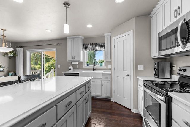 4761 N THISTLE LANE, Appleton, WI 54913