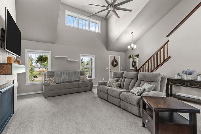 4761 N THISTLE LANE, Appleton, WI 54913