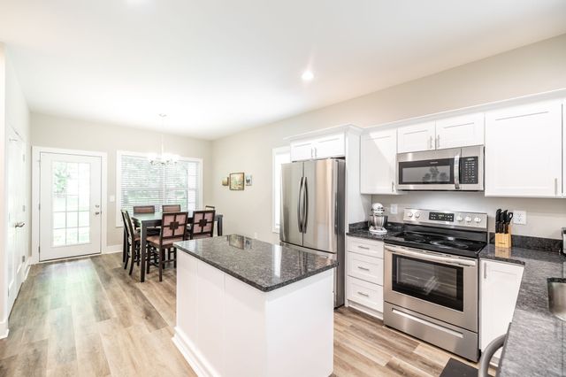 4335 Hawkins Dr, Westmoreland, TN 37186