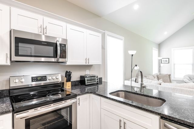 4335 Hawkins Dr, Westmoreland, TN 37186