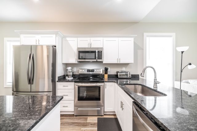 4335 Hawkins Dr, Westmoreland, TN 37186