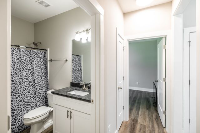 4335 Hawkins Dr, Westmoreland, TN 37186